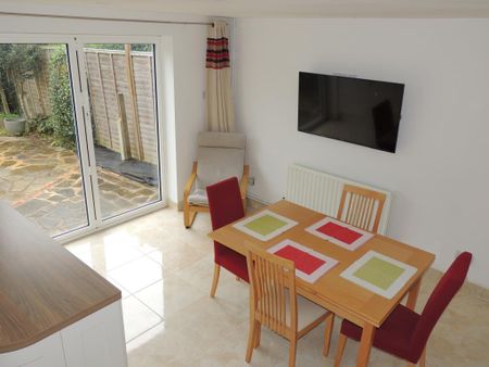 2 bedroom semi-detached house to rent - Photo 3