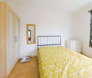 3 bedroom Flat To Let Total Size: 872 SQ FT - Photo 5