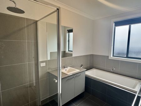 Near New Four Bedroom Home - Photo 2