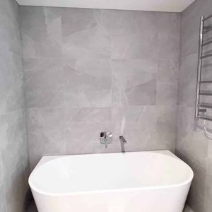 New Built Spacious 4Bedroom3Bathroom in St Johns - Photo 3