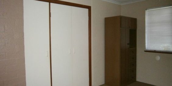 modern two bedroom unit - Photo 3