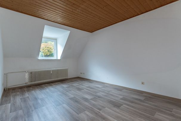 Ca. 51 m² große 2-Zimmer-Dachgeschosswohnung mit Tageslichtbad in Hagen-Eilpe - Foto 1
