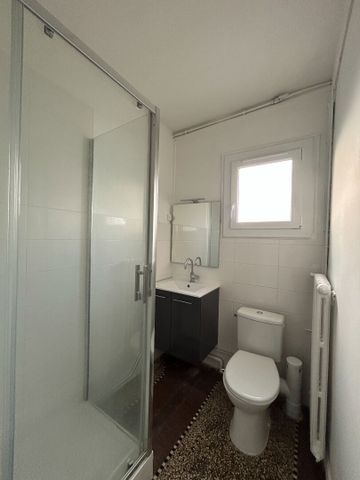 Location Appartement 2 pièces 43m² - Photo 3