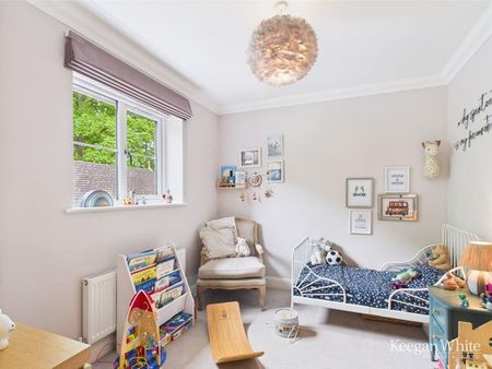 4 bedroom detached house to rent - Photo 5