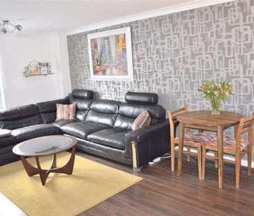 Woodcote Road, Wallington, SM6 - Photo 1