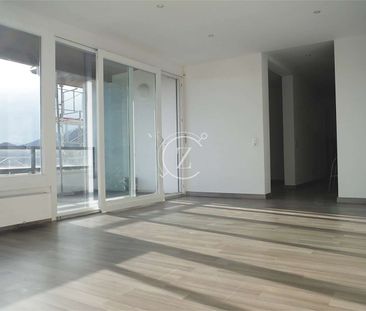 Elegante attico di 3.5 locali con vista panoramica e piscina condomini - Photo 2