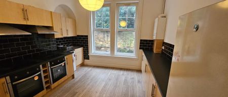 6 Bed - 5 Regents Park Terrace, Hyde Park, Leeds - LS6 2AX - Student - Photo 5