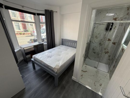 6 bedroom terraced house to rent - Photo 1