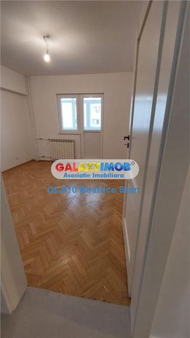 Inchiriere apartament 4 camere decomandat spatios ULTRACENTRAL - Fotografie 4