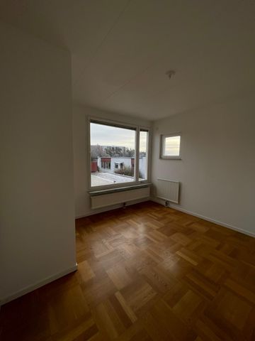 Spånga kyrkväg - Photo 4