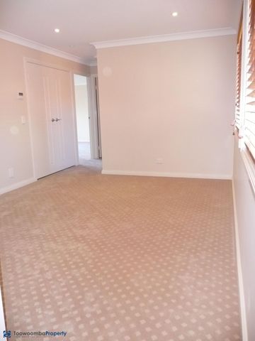 Executive Unit! Prestige Townhouse! - Photo 2