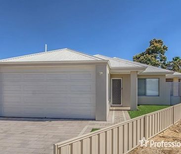 51 Lowanna Way, Armadale WA 6112 - Photo 5