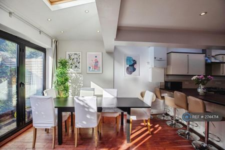 6 bedroom terraced house to rent - Photo 4