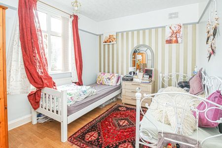 3 bedroom Bungalow To Let - Photo 5