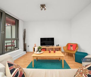 2 bedroom penthouse to rent - Photo 2