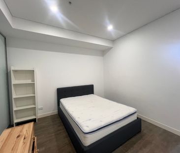 Stylish Studio Apartment in the Heart of Burwood - Photo 4