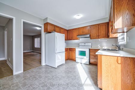 For Lease - 65 michener Crescent, Markham, Ontario - Photo 3