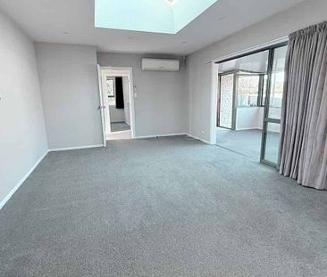 Sunny Spacious Living - Photo 1