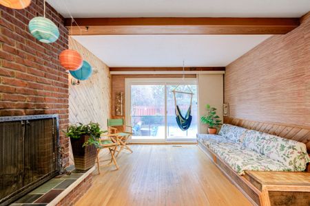 For Lease - 34 Harringay Crescent, Toronto, Ontario - Photo 3