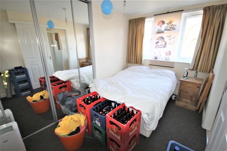 Meanwood Road, Leeds, West Yorkshire - Photo 2