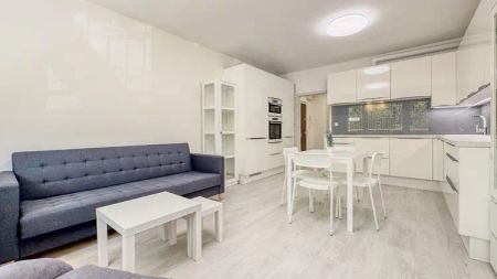 Pronájem bytu 2+kk s lodžií a sklepem, 47 m and sup2;, Praha 5 Hlubočepy - Photo 2