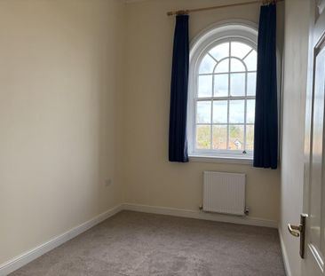 3 bedroom apartment to rent - Photo 2