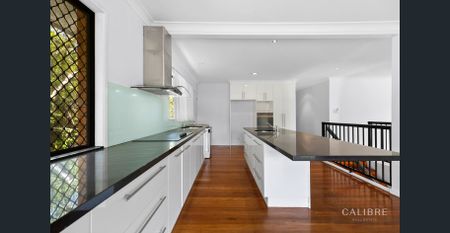 Spacious Family home with pool! - Photo 4