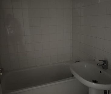 Appartement de type 1 - Rue Claude Kogan - Village Olympique - Photo 5