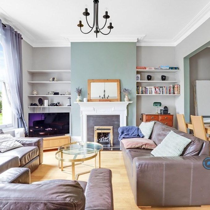 1 bedroom in a flat share to rent - Photo 1