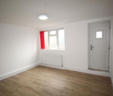 2 bedroom maisonette to rent - Photo 3