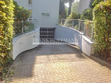 Top möbliert und bezugsfertig - Appartement mit Wasserblick in Hamburg-Alsterdorf - Foto 2