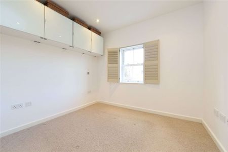 A fabulous two bedroom house with a garage in this well maintained building in the heart of Battersea. - Photo 5