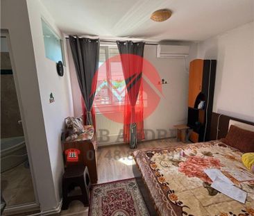 Garsoniera spatioasa de inchiriat, ideala pentru muncitori de inchi... - Photo 1