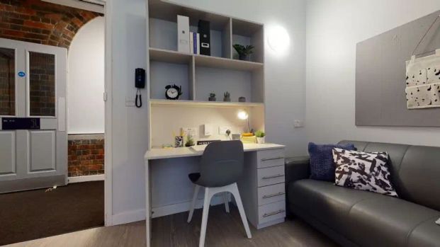 Bronze Studio Plus - Photo 1