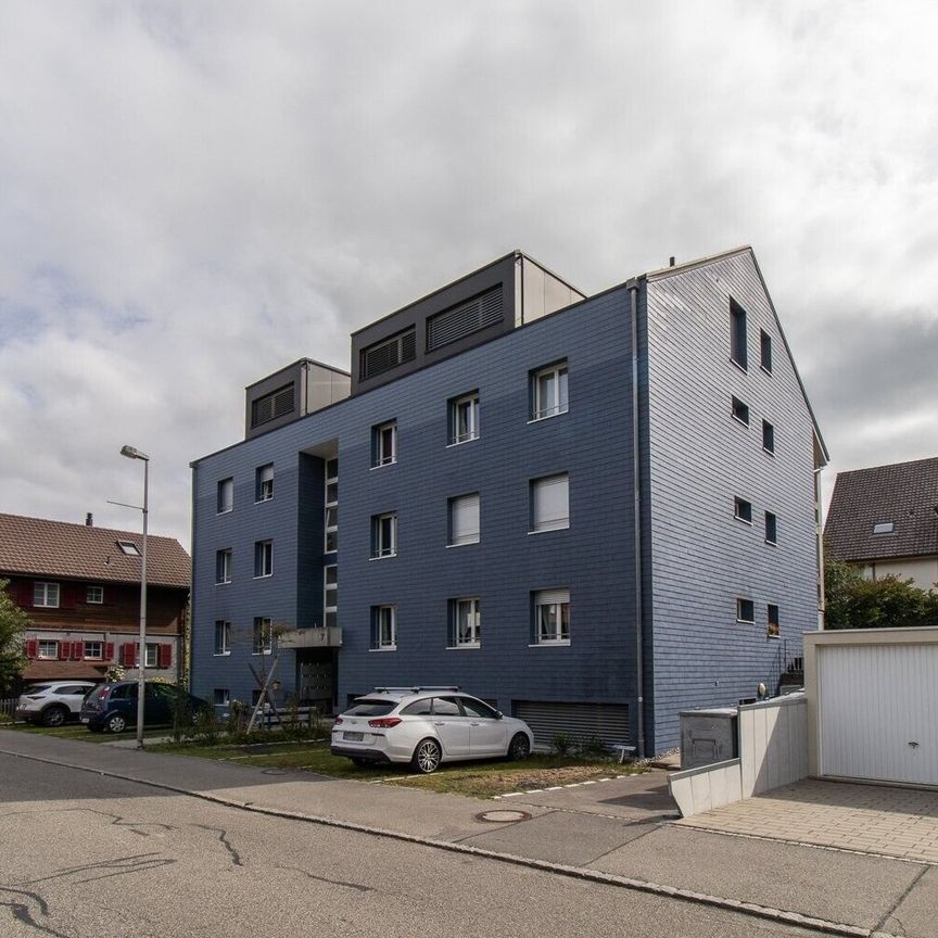 Ultra-modern 3.5-room penthouse apartment in Niederscherli - Photo 1