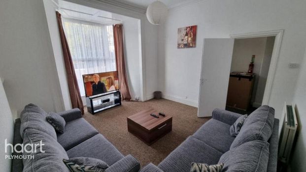 1 bedroom in a house share to rent - Photo 1