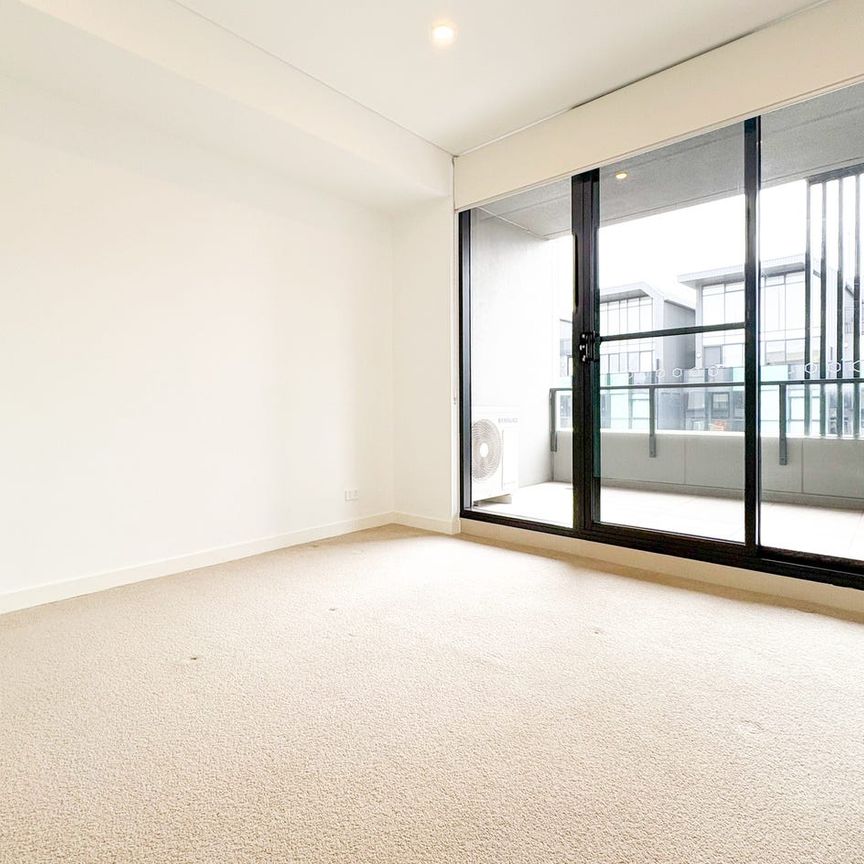 Luxury Stunning One-Bedroom Apartment - Photo 1