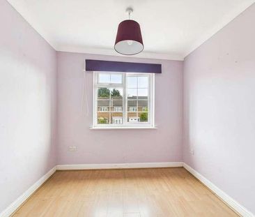 Hatherwood, Yateley, Hampshire, GU46 - Photo 4