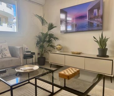NICE - RUE SMOLLETT - Appartement trois pièces avec possibilité par... - Photo 2