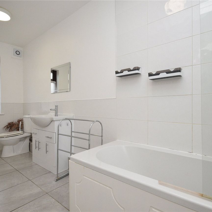 80, Cross Flatts Terrace, Leeds, West Yorkshire, LS11 7PD - Photo 1