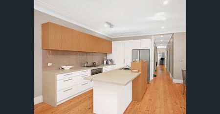 Charming family home - Photo 3