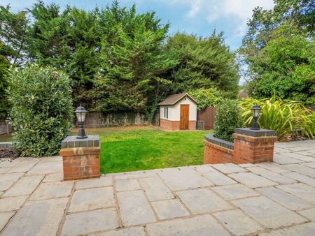 Longdown Lane North, Epsom, KT17 - Photo 4