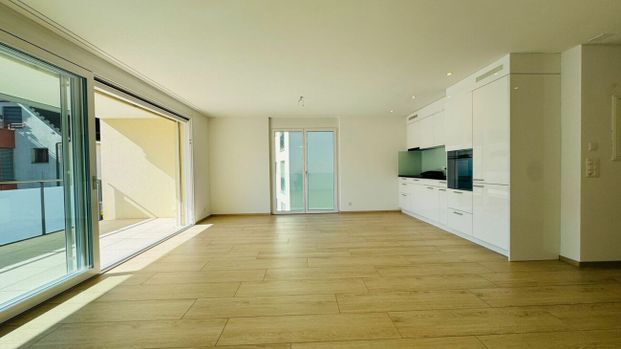 Moderne attraktive 2.5-Zimmer-Wohnung in Reinach - mit Balkon & eigenem Waschturm - Foto 1