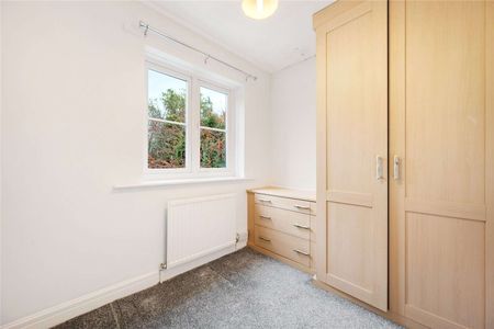 A spacious and well-presented detached family home in a quiet Wilmslow cul-de-sac - Photo 5