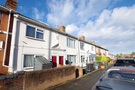 1 bedroom in a house share to rent - Photo 5