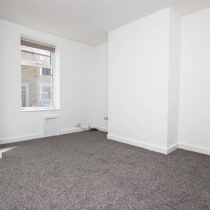 3 bedroom end of terrace house to rent - Photo 1