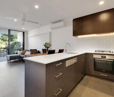 Modern Apartment with Spacious Balcony - Photo 6