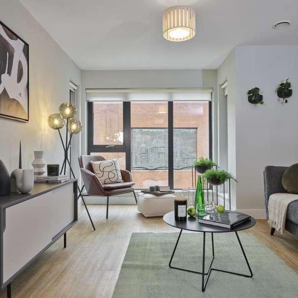 Newbury, Berkshire, RG14 - Photo 1