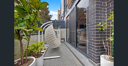 Luxury & Elegant 3 Bed plus study Townhouse with double Courtyards and Balcony. - Photo 5