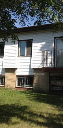 LOCATION ! 2 bedrooms well maintained Duplex in SW - Photo 1